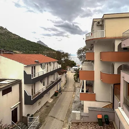 1 Bedroom Beautiful In Daire