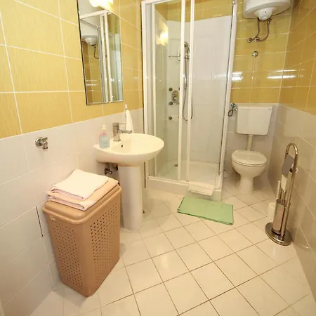 1 Bedroom Beautiful In Daire